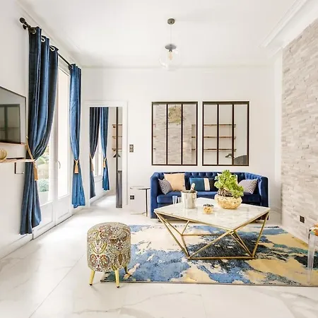 Bourd- Beyond Eiffel Tower Stylish Terrace