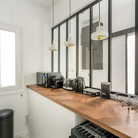 Bourd- Beyond Eiffel Tower Stylish Terrace Apartment