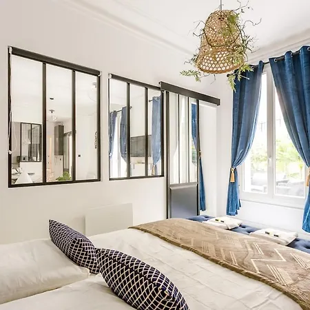 Bourd- Beyond Eiffel Tower Stylish Terrace Apartment *