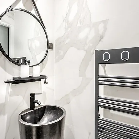 Bourd- Beyond Eiffel Tower Stylish Terrace Paris